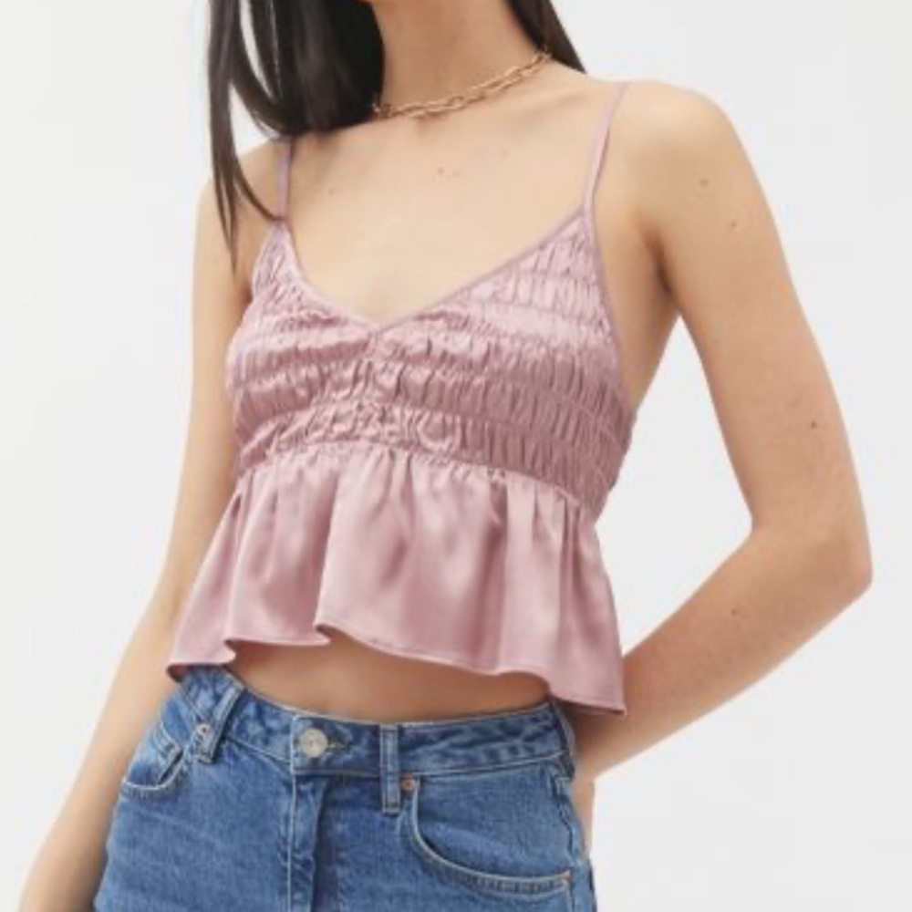 UO Cleo Smocked Babydoll Top
Urban Outfitters- lavender size small